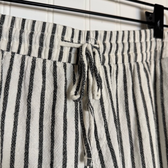 Old Navy Linen Blend Mid-Rise Cropped Striped Pull On Pants Women’s Size Small - Picture 6 of 13